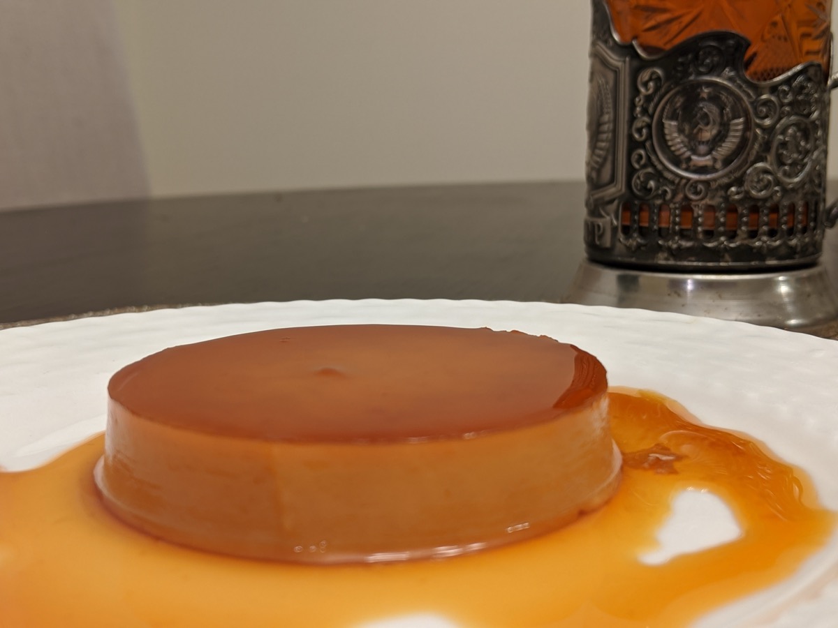 Crème caramel flan