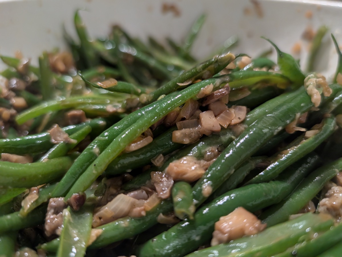 Sautéed French green beans with shallots